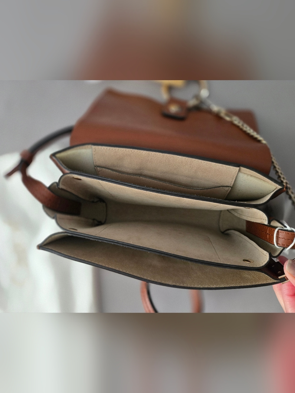 Chloe Faye Crossbody Bag - Picture 7 of 12